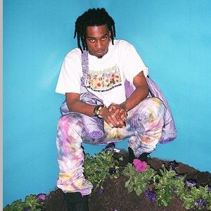 Meet your Posher, Levi